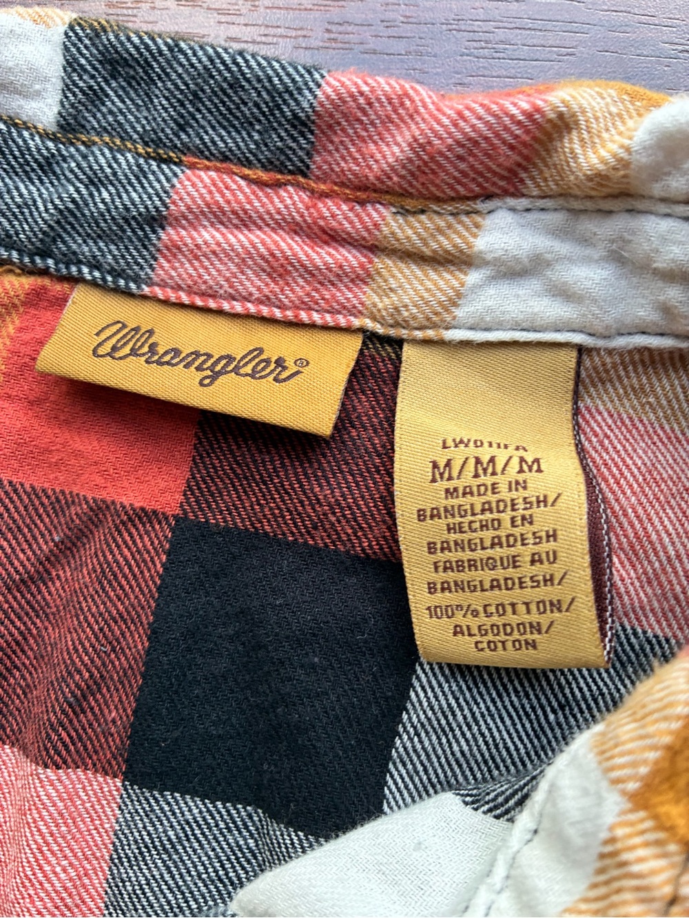 Ladies Wrangler Plaid Flannel Shirt - Picture 6 of 7